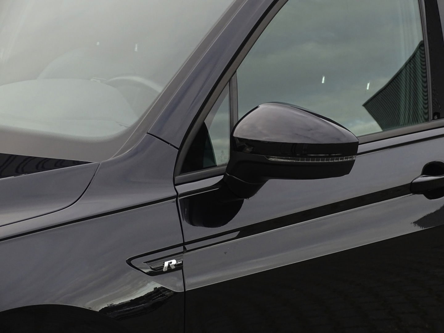 Volkswagen Tiguan 1.5 TSI 150PK automaat / Highline / R-line / LED *NAP*