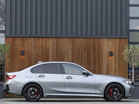 BMW 3-serie 330e 292PK M-Sport / Frozen Grey / Carbon / Harman Kardon / Head