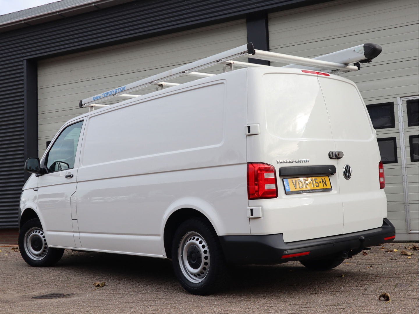 Volkswagen Transporter 2.0 TDI 150pk Euro 6 Automaat L2 Lang - Bw Inrichting - Trekhaak - Camera - Cruise