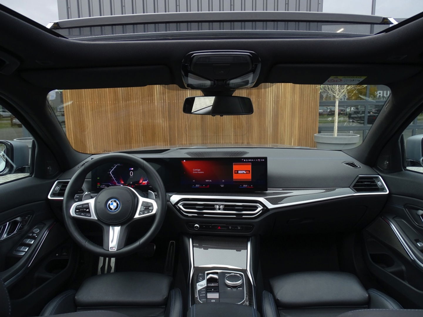 BMW 3-serie 330e 292PK M-Sport / Frozen Grey / Carbon / Harman Kardon / Head