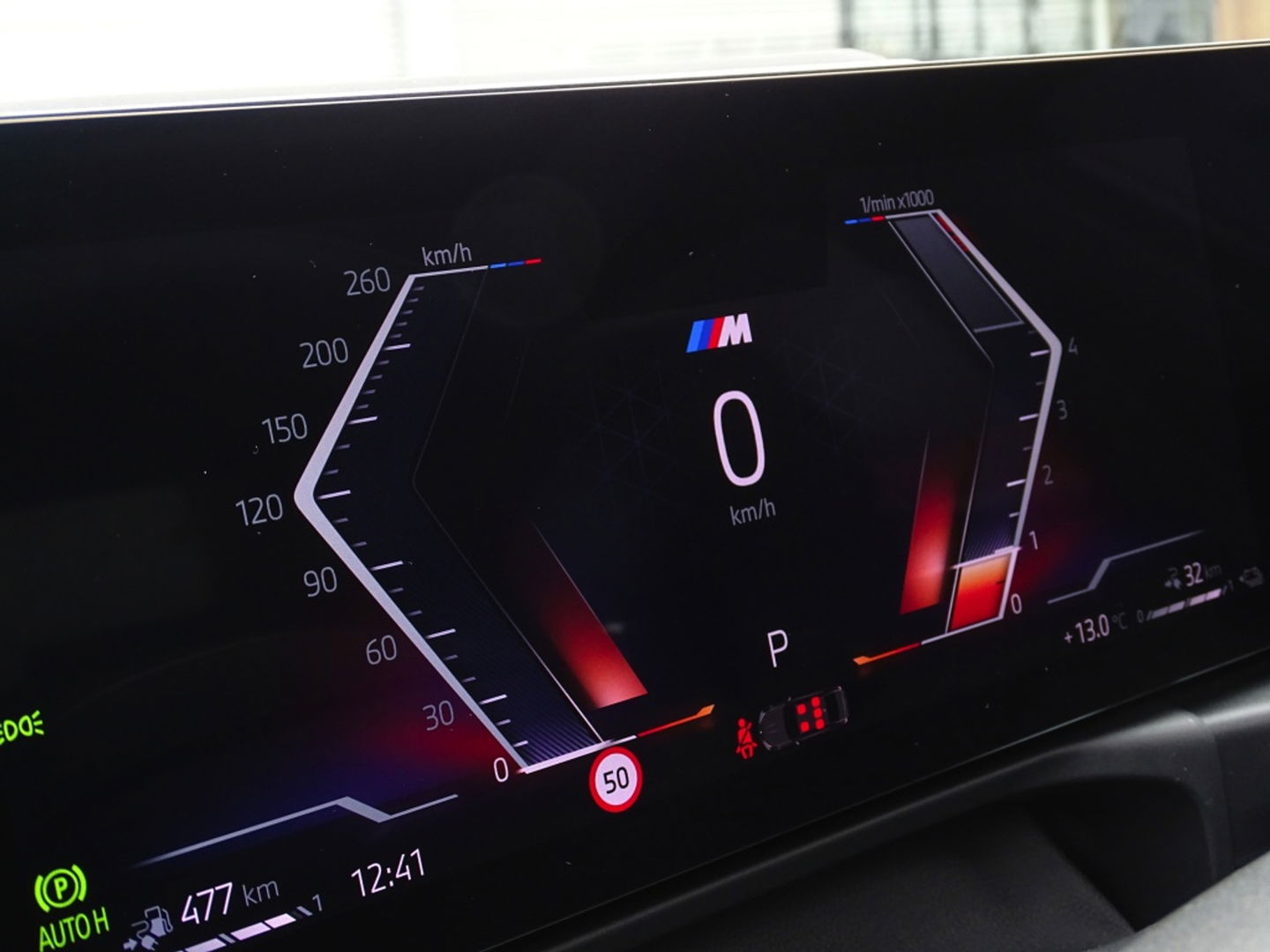 BMW 3-serie 330e 292PK M-Sport / Frozen Grey / Carbon / Harman Kardon / Head