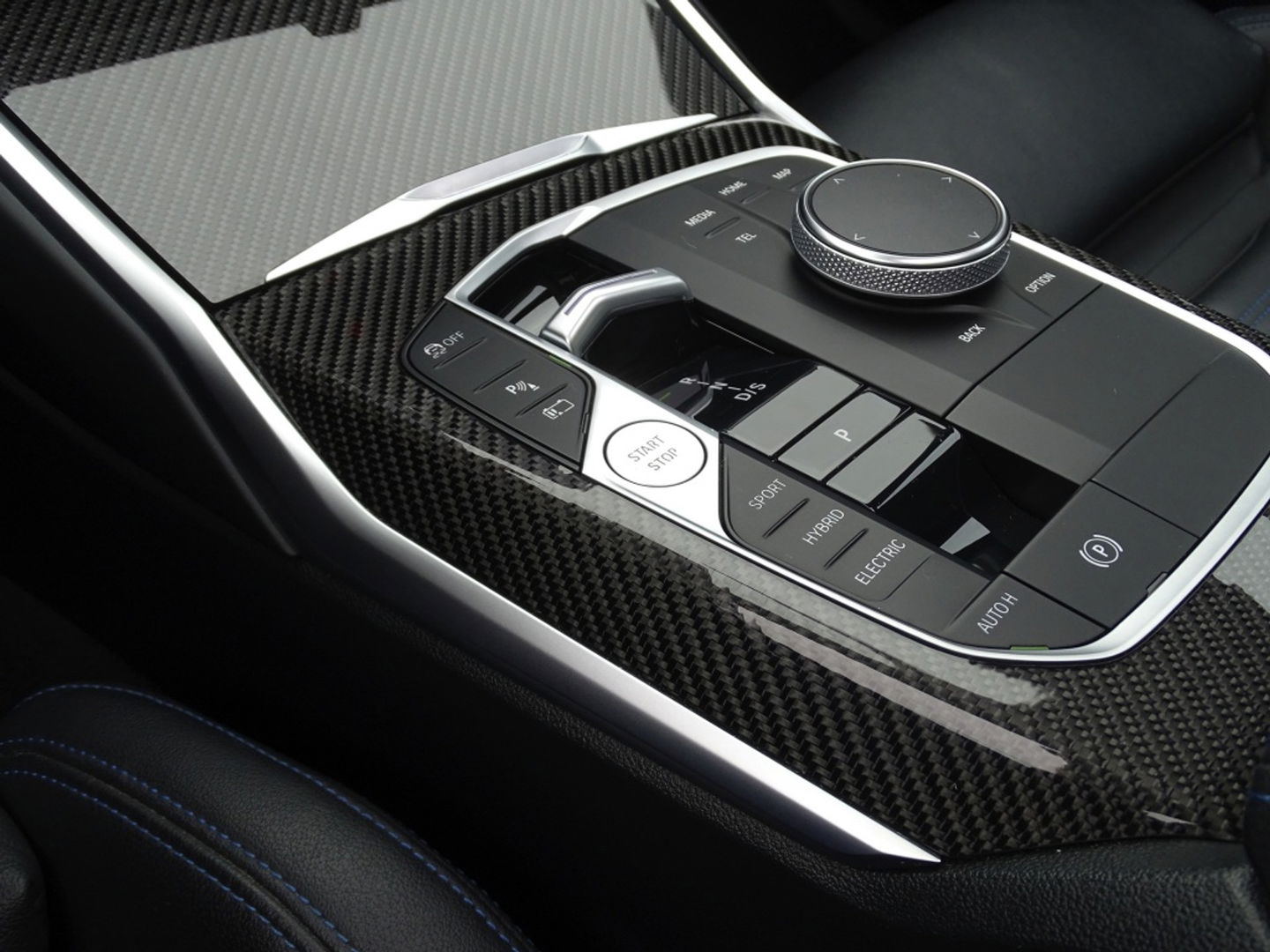 BMW 3-serie 330e 292PK M-Sport / Frozen Grey / Carbon / Harman Kardon / Head