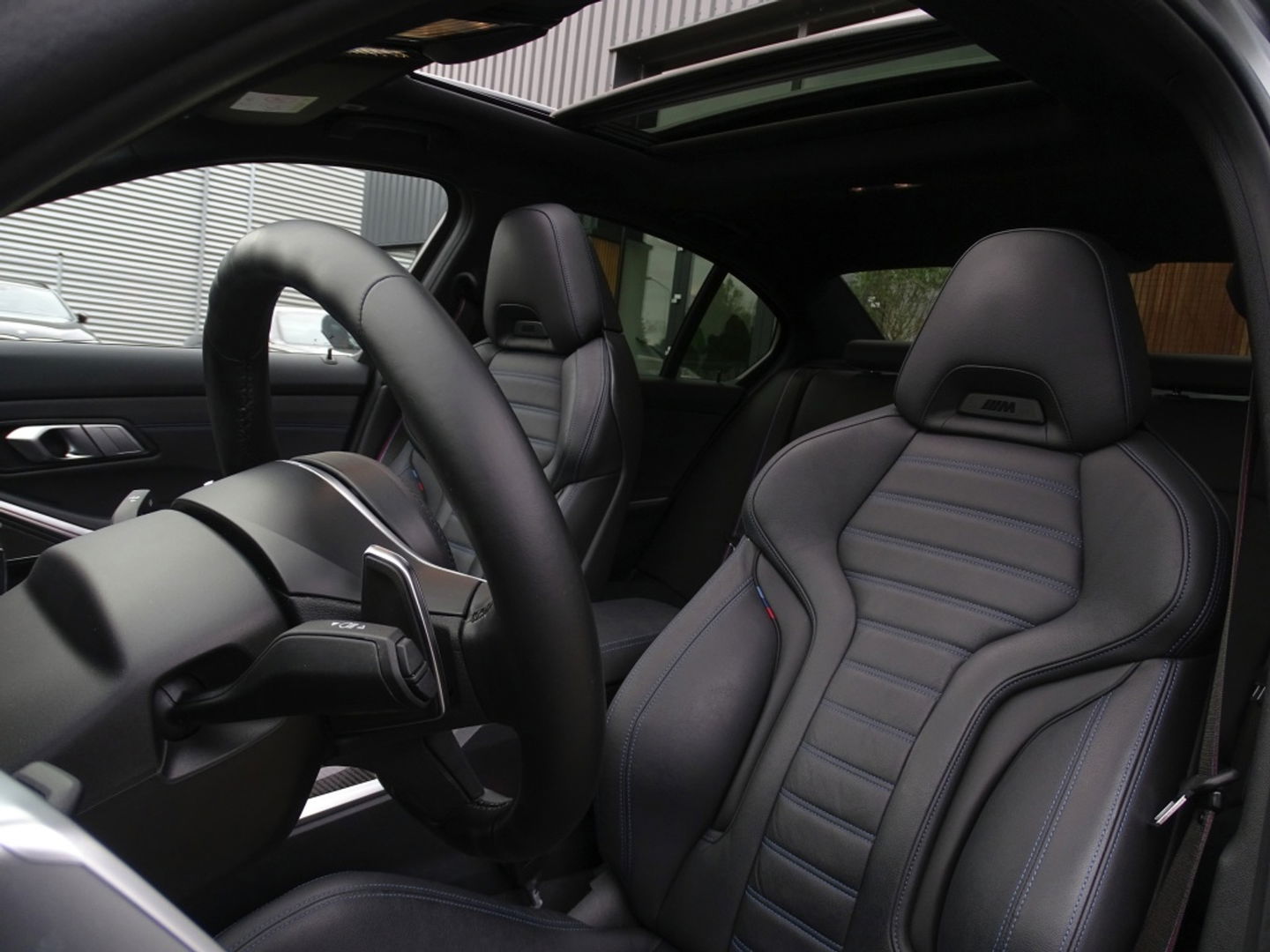 BMW 3-serie 330e 292PK M-Sport / Frozen Grey / Carbon / Harman Kardon / Head