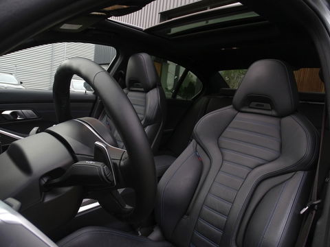 BMW 3-serie 330e 292PK M-Sport / Frozen Grey / Carbon / Harman Kardon / Head