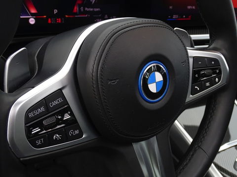 BMW 3-serie 330e 292PK M-Sport / Frozen Grey / Carbon / Harman Kardon / Head