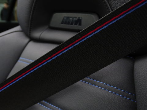 BMW 3-serie 330e 292PK M-Sport / Frozen Grey / Carbon / Harman Kardon / Head