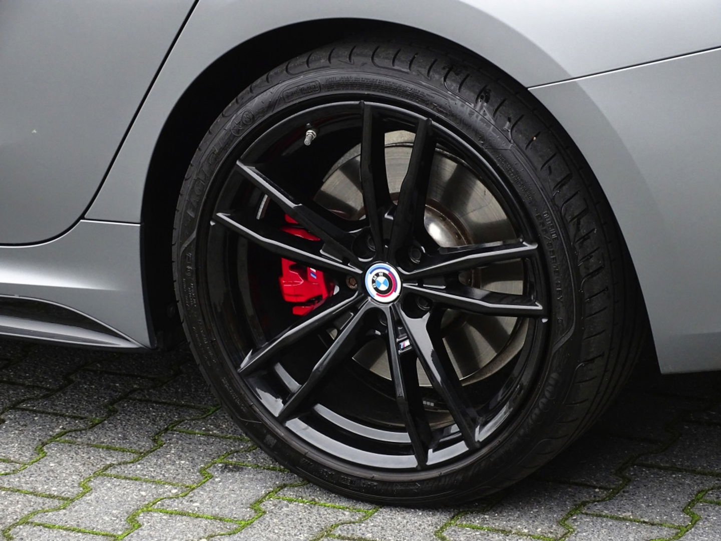 BMW 3-serie 330e 292PK M-Sport / Frozen Grey / Carbon / Harman Kardon / Head