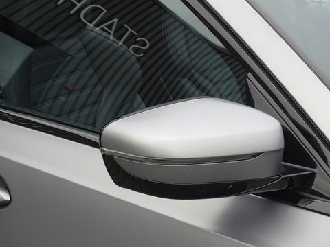 BMW 3-serie 330e 292PK M-Sport / Frozen Grey / Carbon / Harman Kardon / Head