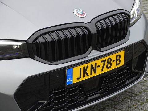 BMW 3-serie 330e 292PK M-Sport / Frozen Grey / Carbon / Harman Kardon / Head