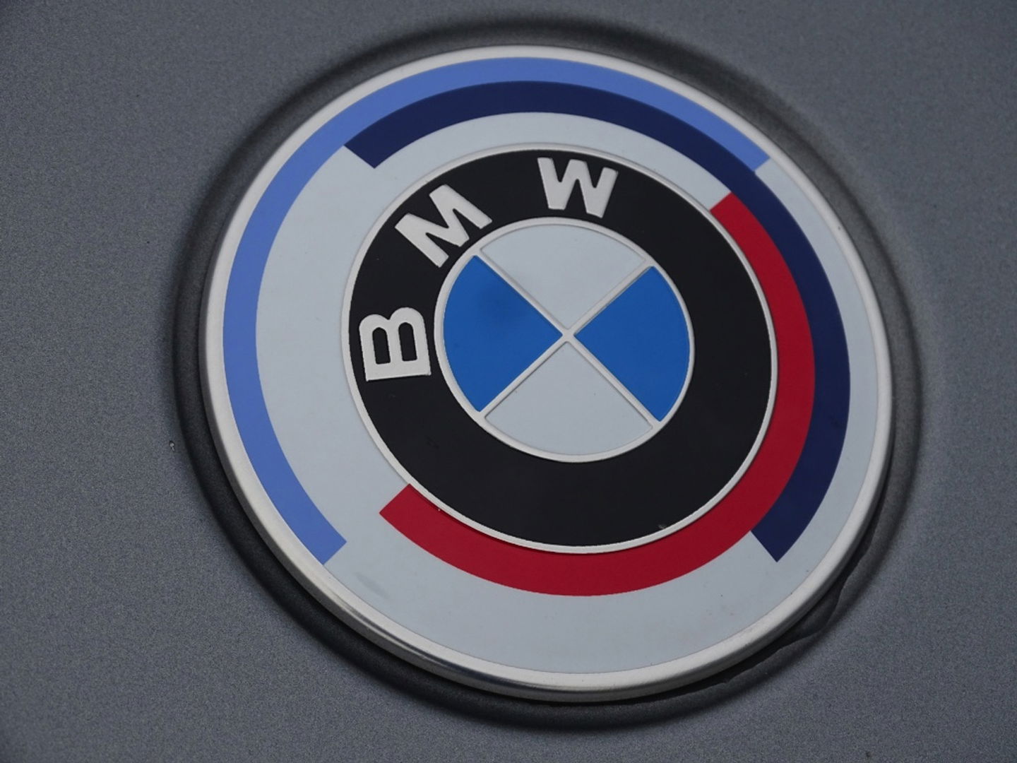 BMW 3-serie 330e 292PK M-Sport / Frozen Grey / Carbon / Harman Kardon / Head