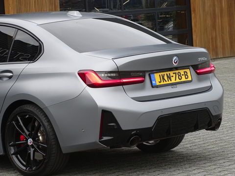 BMW 3-serie 330e 292PK M-Sport / Frozen Grey / Carbon / Harman Kardon / Head