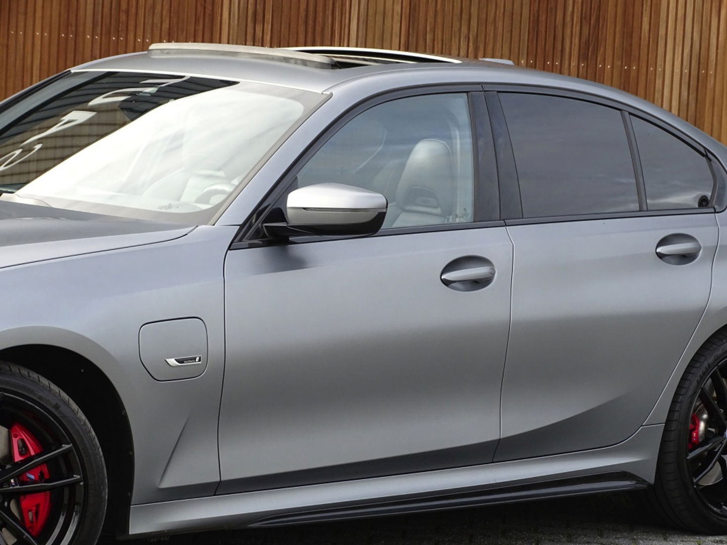 BMW 3-serie 330e 292PK M-Sport / Frozen Grey / Carbon / Harman Kardon / Head