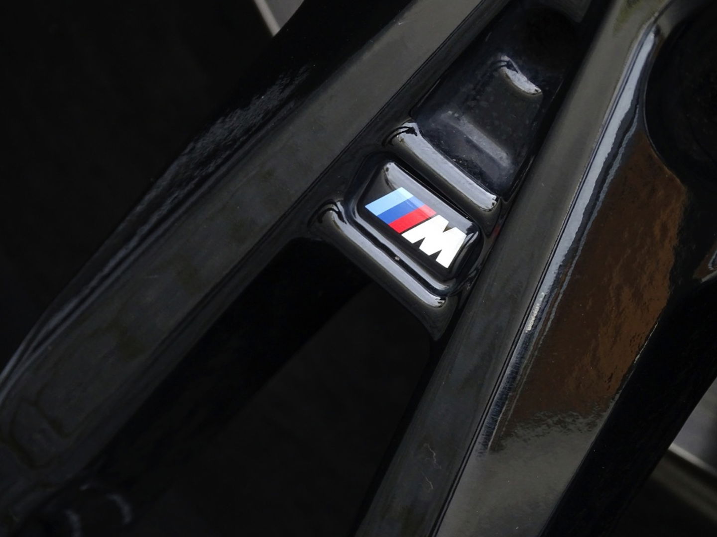 BMW 3-serie 330e 292PK M-Sport / Frozen Grey / Carbon / Harman Kardon / Head