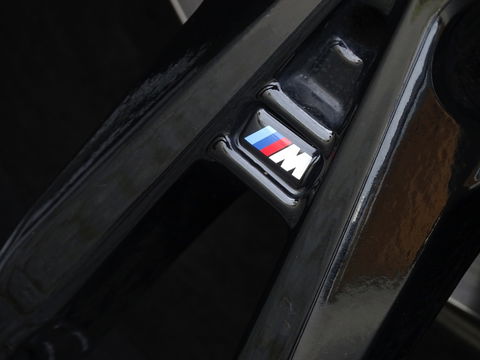 BMW 3-serie 330e 292PK M-Sport / Frozen Grey / Carbon / Harman Kardon / Head