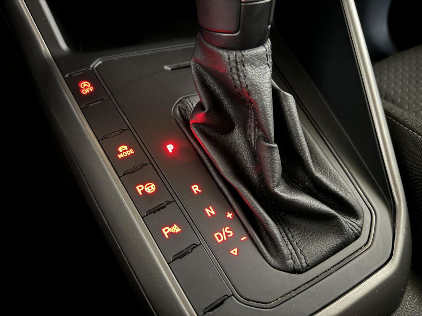 Volkswagen Polo 1.0 TSI R-line 15" DSG Carplay ACC PDC NAP