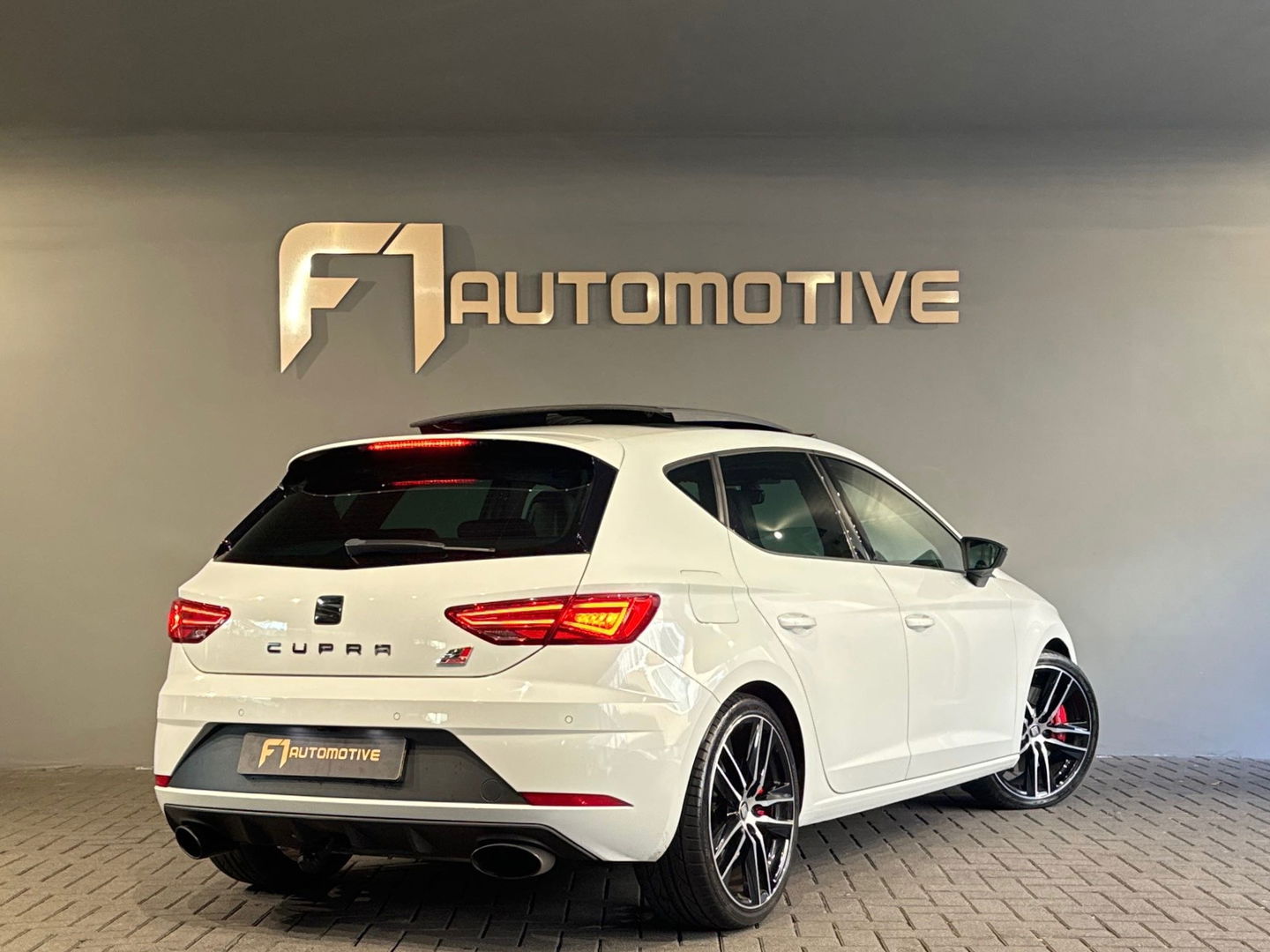 SEAT Leon 2.0 TSI CUPRA Pano|Keyless|Beats|Sfeer|Kuip|Camera