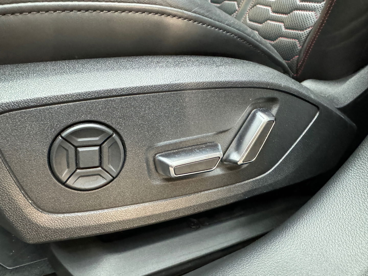 Audi RS6 4.0 TFSI quattro Pano|Dynamic+|Ceramic|B&O 3D|Carbon