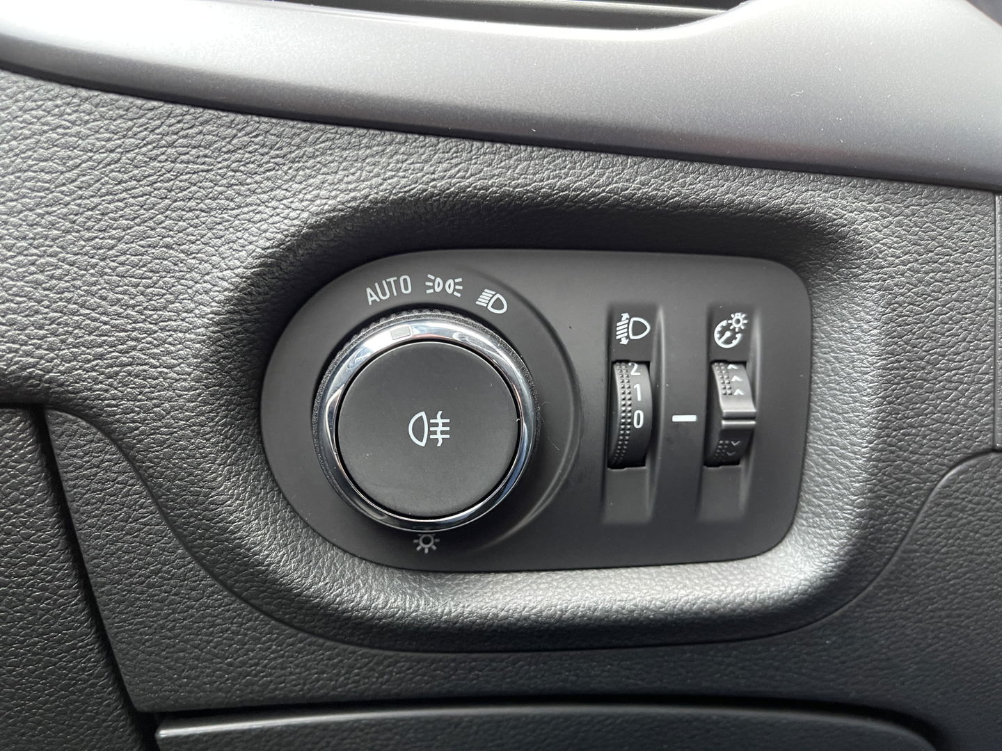 Opel Astra Sports Tourer 1.2 Edition | Cruise Control | Parkeersensoren Achter | Apple Carplay/Android Auto | DAB | Navigatie |