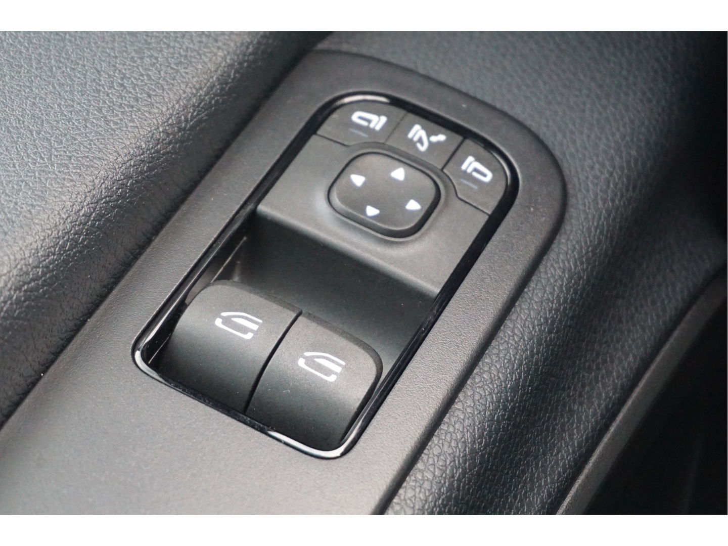 Mercedes-Benz Sprinter 319CDI L2H1 BPM VRIJ!! 10.25" Mbux Navi, ACC, LED, 3.5T Trekhaak, 17" LM, Betimmering NR. 829