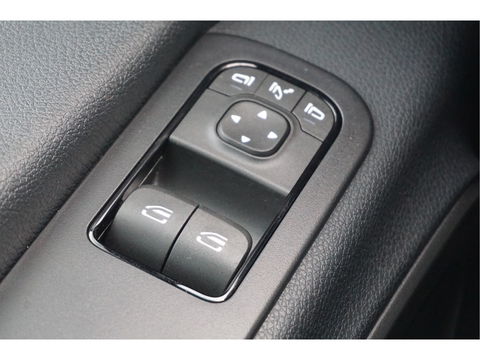 Mercedes-Benz Sprinter 319CDI L2H1 BPM VRIJ!! 10.25" Mbux Navi, ACC, LED, 3.5T Trekhaak, 17" LM, Betimmering NR. 829