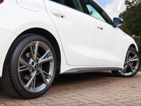 Audi A3 Sportback 30 TFSI S edition Automaat 2x S Line Matrix LED