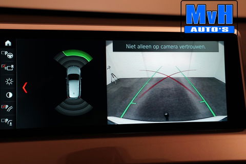 BMW X1 xDrive20i High Executive|PARELMOER|PANO|TREKH|LUXE|NAP