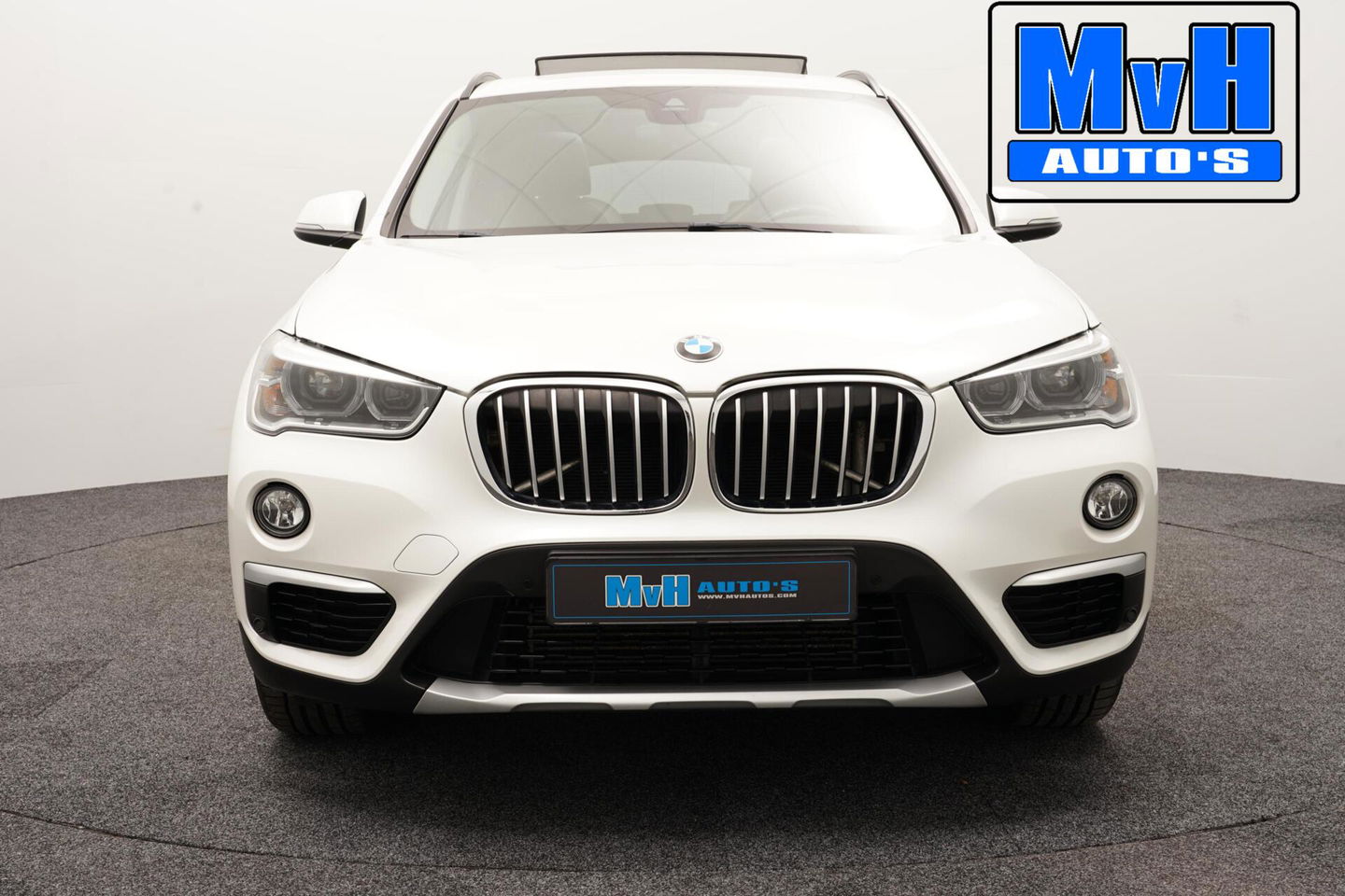 BMW X1 xDrive20i High Executive|PARELMOER|PANO|TREKH|LUXE|NAP