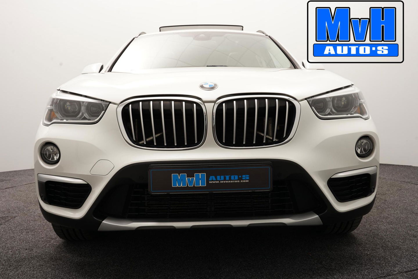 BMW X1 xDrive20i High Executive|PARELMOER|PANO|TREKH|LUXE|NAP