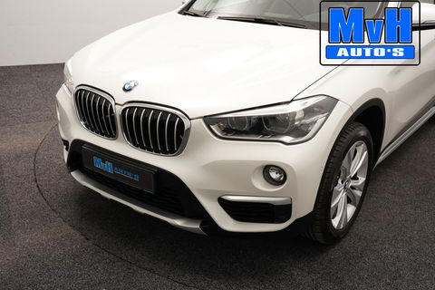 BMW X1 xDrive20i High Executive|PARELMOER|PANO|TREKH|LUXE|NAP