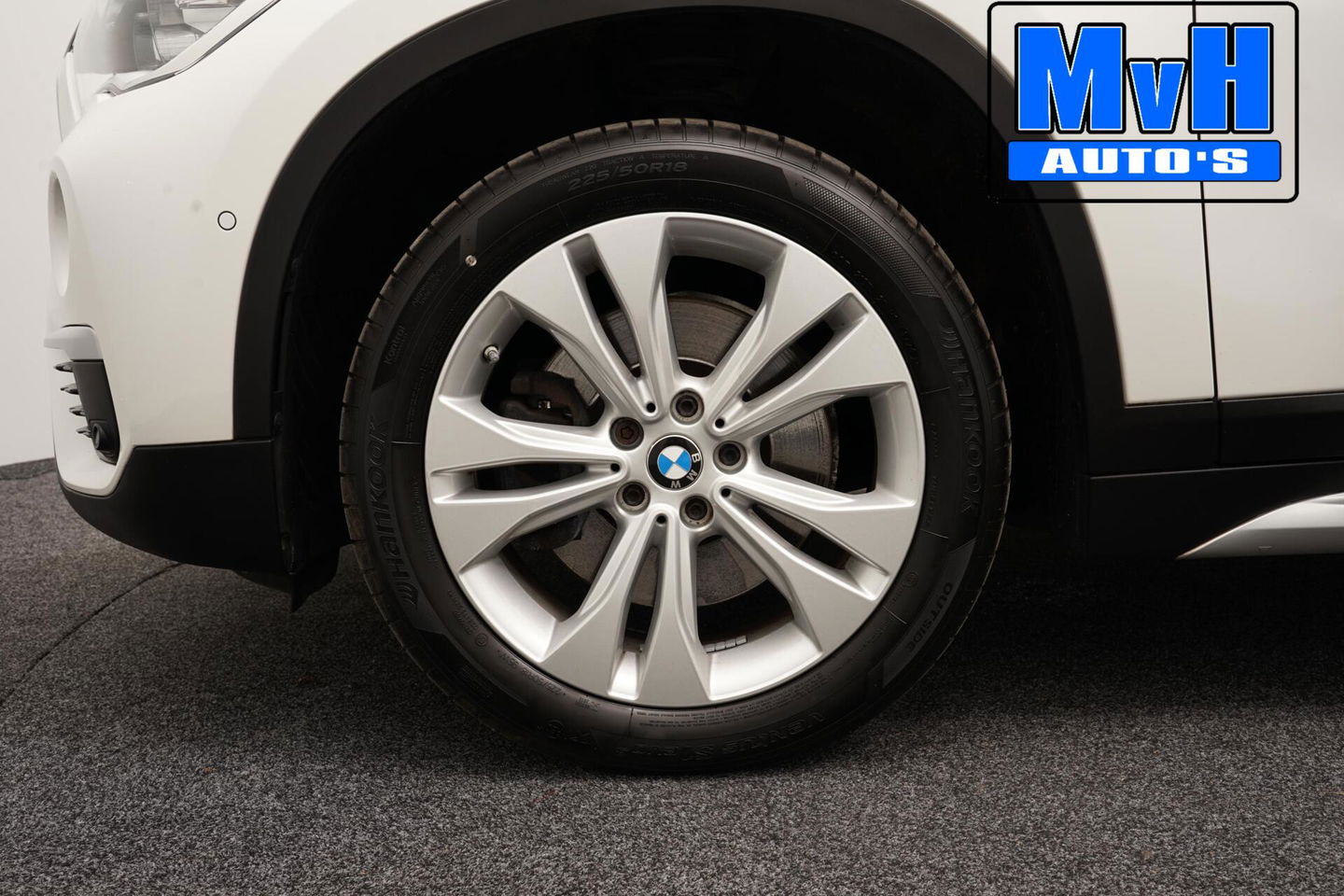 BMW X1 xDrive20i High Executive|PARELMOER|PANO|TREKH|LUXE|NAP