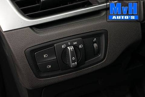 BMW X1 xDrive20i High Executive|PARELMOER|PANO|TREKH|LUXE|NAP