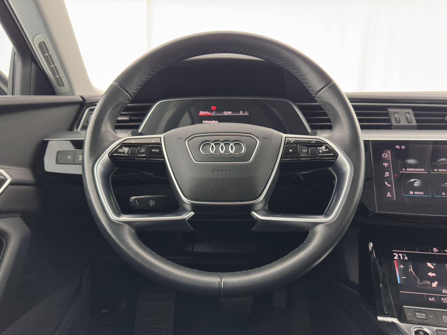 Audi e-tron 50 quattro edition 71 kWh {SOH-100%} [ 3-Fase ] Aut. *FULL-LED | DIGI-COCKPIT | NAVI-FULLMAP | COMFORT-SEATS | KEYLESS | AUDI-SOUND | PRIVACY-GLASS | SHIFT-PADDLES | ECC | PDC | CRUISE | 19''ALU*