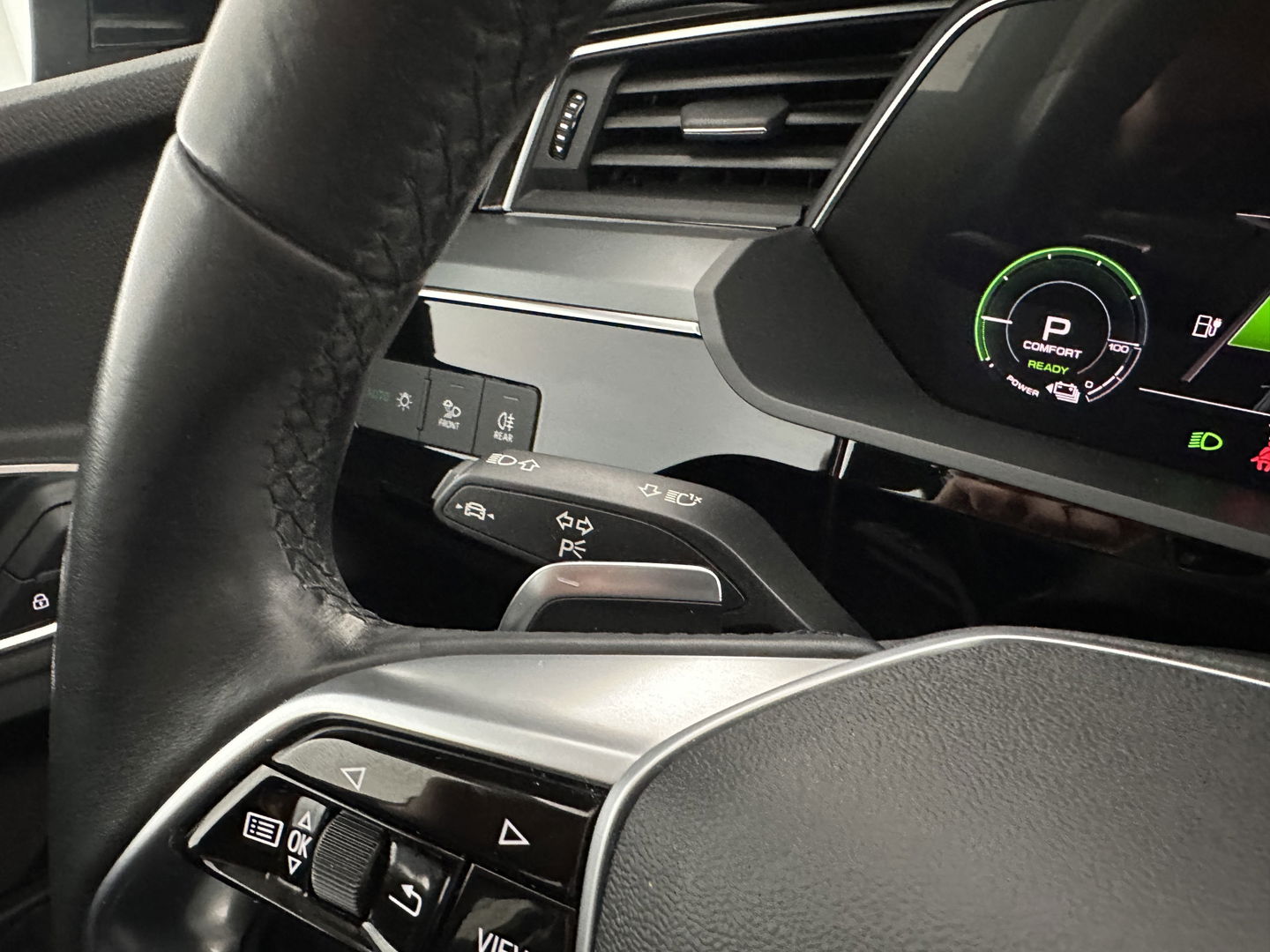 Audi e-tron 50 quattro edition 71 kWh {SOH-100%} [ 3-Fase ] Aut. *FULL-LED | DIGI-COCKPIT | NAVI-FULLMAP | COMFORT-SEATS | KEYLESS | AUDI-SOUND | PRIVACY-GLASS | SHIFT-PADDLES | ECC | PDC | CRUISE | 19''ALU*