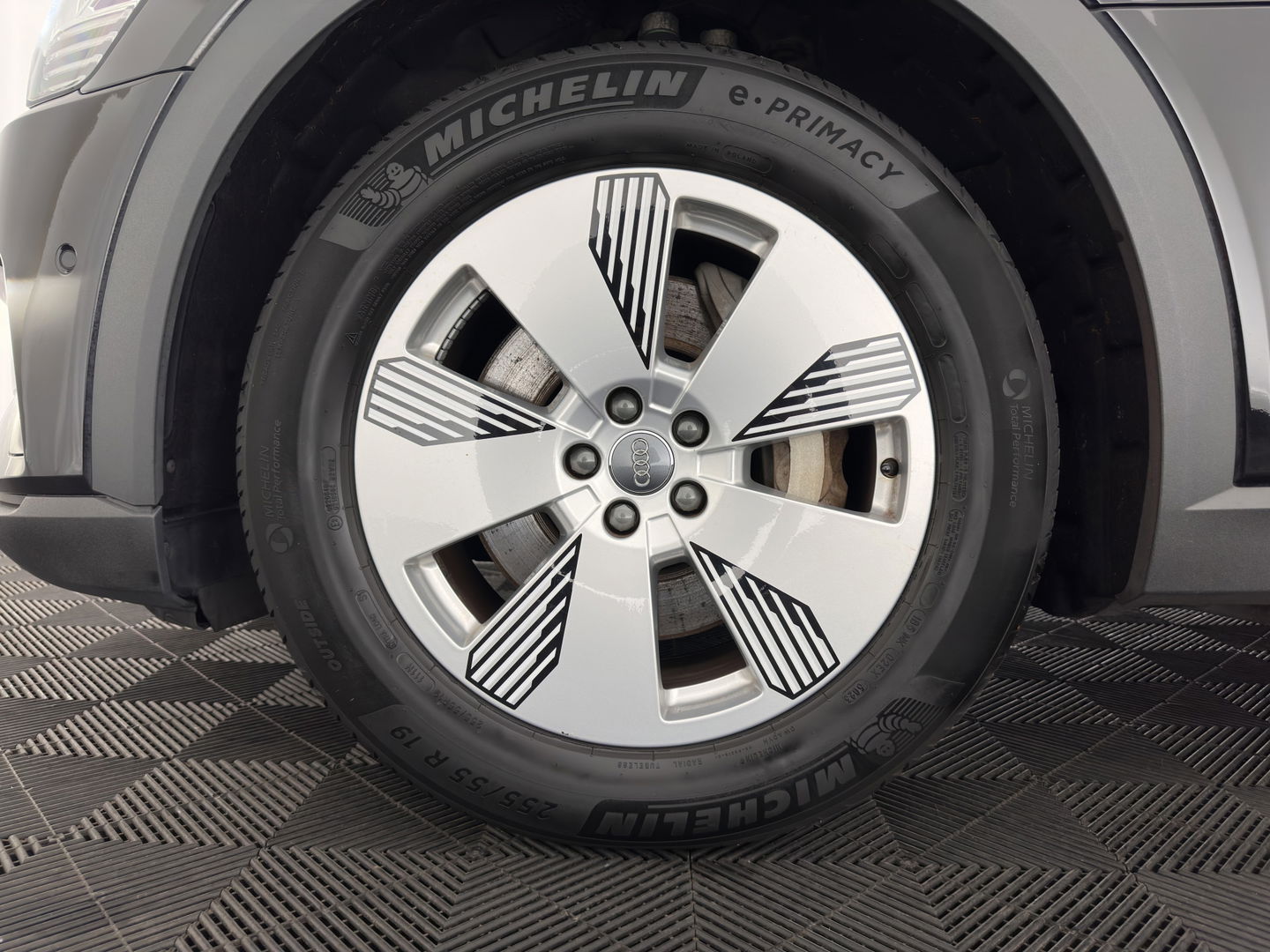 Audi e-tron 50 quattro edition 71 kWh {SOH-100%} [ 3-Fase ] Aut. *FULL-LED | DIGI-COCKPIT | NAVI-FULLMAP | COMFORT-SEATS | KEYLESS | AUDI-SOUND | PRIVACY-GLASS | SHIFT-PADDLES | ECC | PDC | CRUISE | 19''ALU*