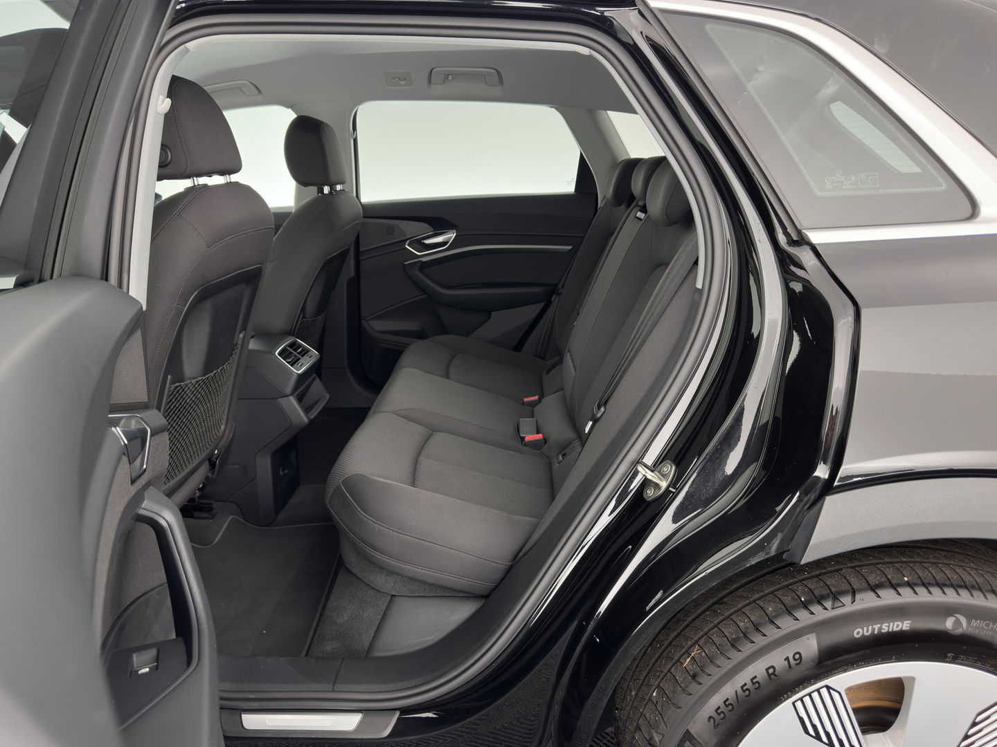 Audi e-tron 50 quattro edition 71 kWh {SOH-100%} [ 3-Fase ] Aut. *FULL-LED | DIGI-COCKPIT | NAVI-FULLMAP | COMFORT-SEATS | KEYLESS | AUDI-SOUND | PRIVACY-GLASS | SHIFT-PADDLES | ECC | PDC | CRUISE | 19''ALU*