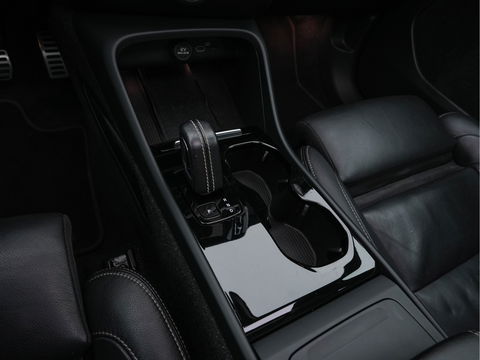 Volvo XC40 Recharge P8 AWD R-Design [ 3-Fase ] {SOH-91%} (INCL-BTW) *PANO | FULL-LEATHER | DIGI-COCKPIT | FULL-LED | MEMORY-PACK | HARMAN/KARDON | TOP-VIEW | CARPLAY | NAVI-FULLMAP | ECC | PDC | KEYLESS | HEATED-SPORTSEATS | BLIS | CAPLAY | 19"ALU*