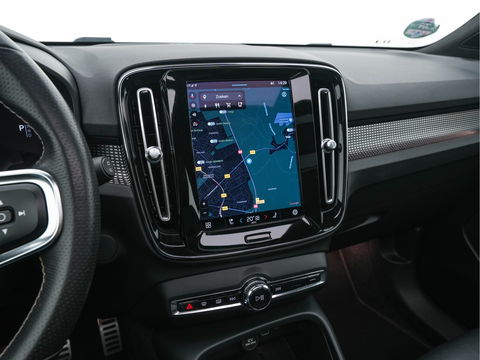 Volvo XC40 Recharge P8 AWD R-Design [ 3-Fase ] {SOH-91%} (INCL-BTW) *PANO | FULL-LEATHER | DIGI-COCKPIT | FULL-LED | MEMORY-PACK | HARMAN/KARDON | TOP-VIEW | CARPLAY | NAVI-FULLMAP | ECC | PDC | KEYLESS | HEATED-SPORTSEATS | BLIS | CAPLAY | 19"ALU*