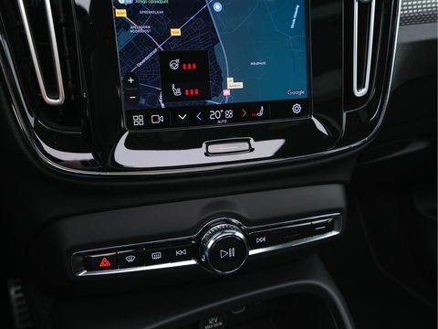 Volvo XC40 Recharge P8 AWD R-Design [ 3-Fase ] {SOH-91%} (INCL-BTW) *PANO | FULL-LEATHER | DIGI-COCKPIT | FULL-LED | MEMORY-PACK | HARMAN/KARDON | TOP-VIEW | CARPLAY | NAVI-FULLMAP | ECC | PDC | KEYLESS | HEATED-SPORTSEATS | BLIS | CAPLAY | 19"ALU*