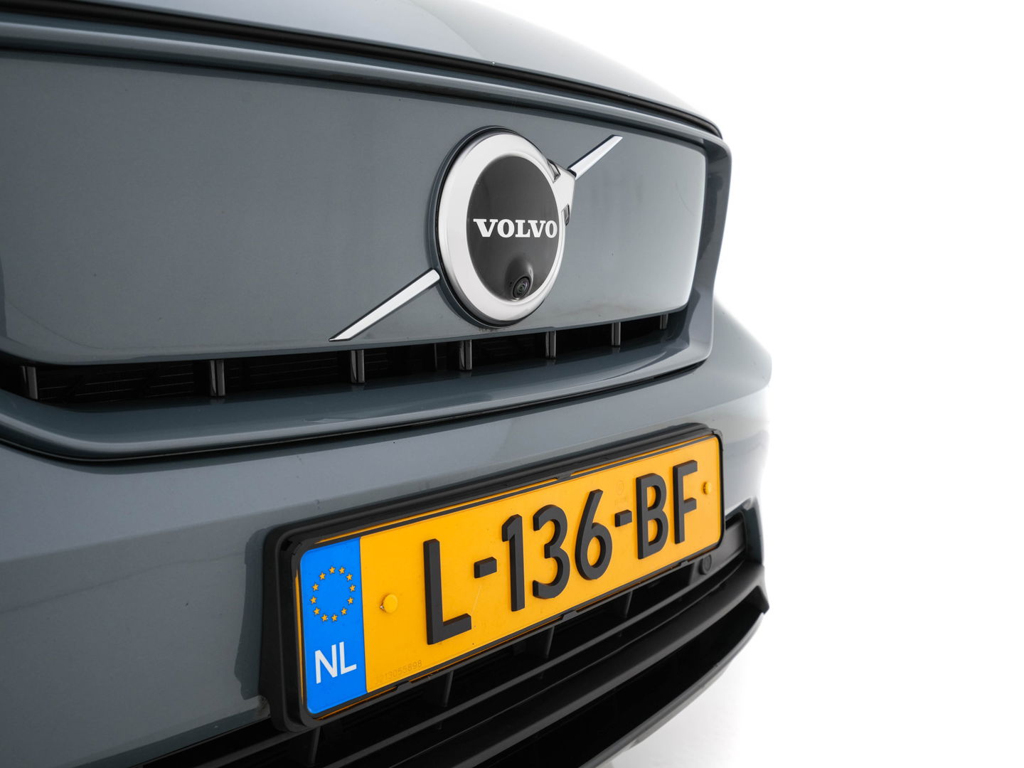 Volvo XC40 Recharge P8 AWD R-Design [ 3-Fase ] {SOH-91%} (INCL-BTW) *PANO | FULL-LEATHER | DIGI-COCKPIT | FULL-LED | MEMORY-PACK | HARMAN/KARDON | TOP-VIEW | CARPLAY | NAVI-FULLMAP | ECC | PDC | KEYLESS | HEATED-SPORTSEATS | BLIS | CAPLAY | 19"ALU*