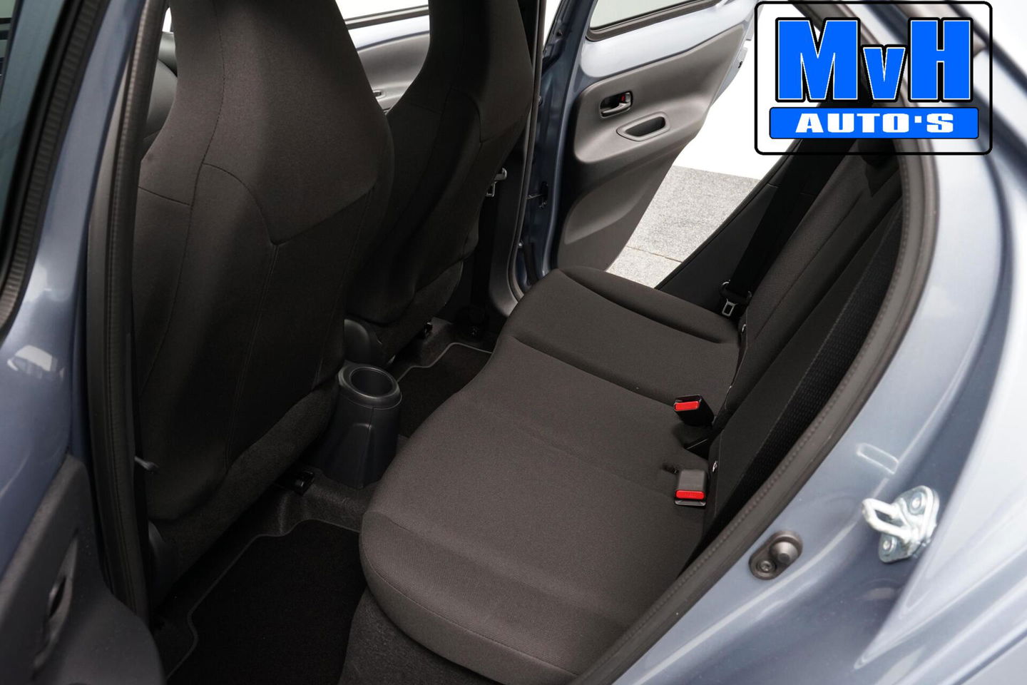 Toyota Aygo X 1.0 VVT-i MT Pulse|STOELVERWARMING|LED|DRCC|CLIMA