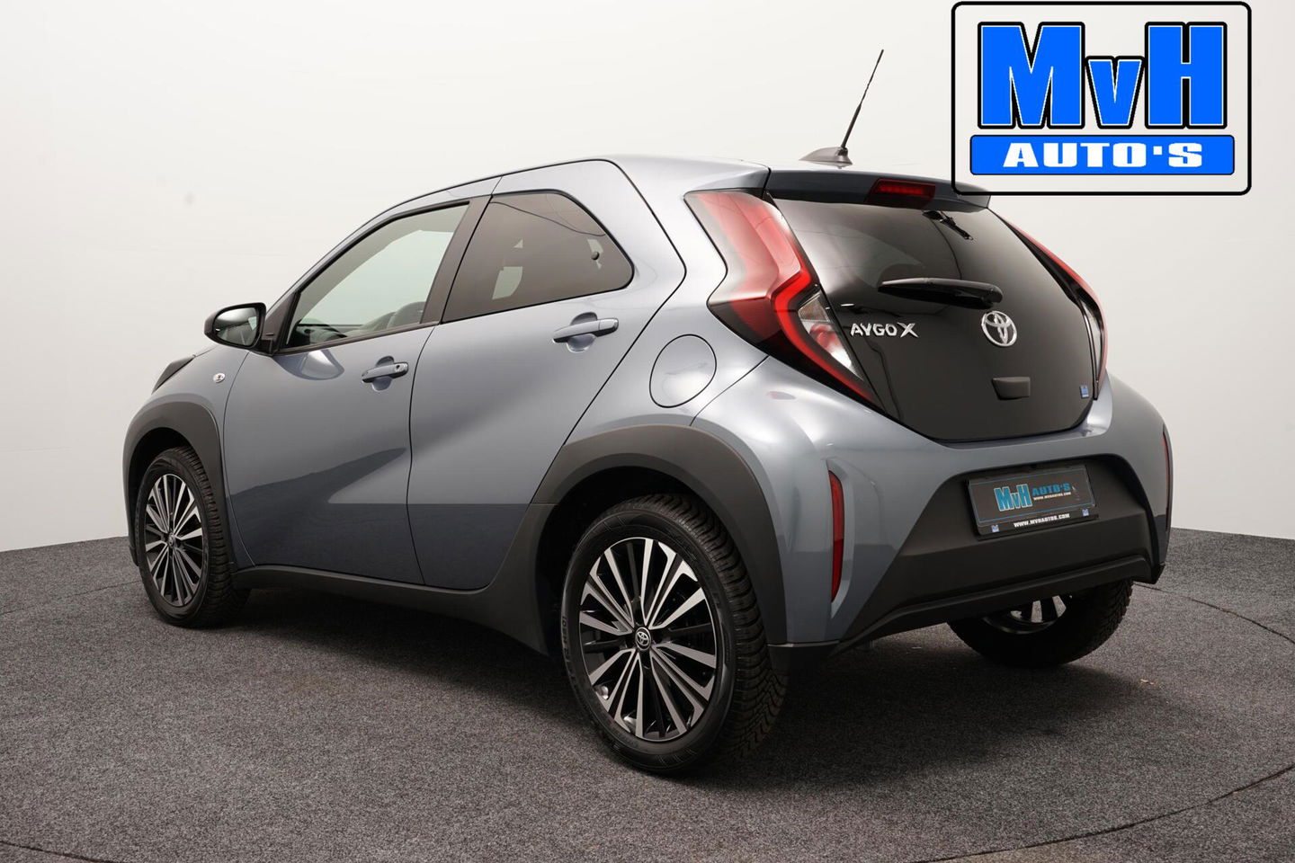 Toyota Aygo X 1.0 VVT-i MT Pulse|STOELVERWARMING|LED|DRCC|CLIMA