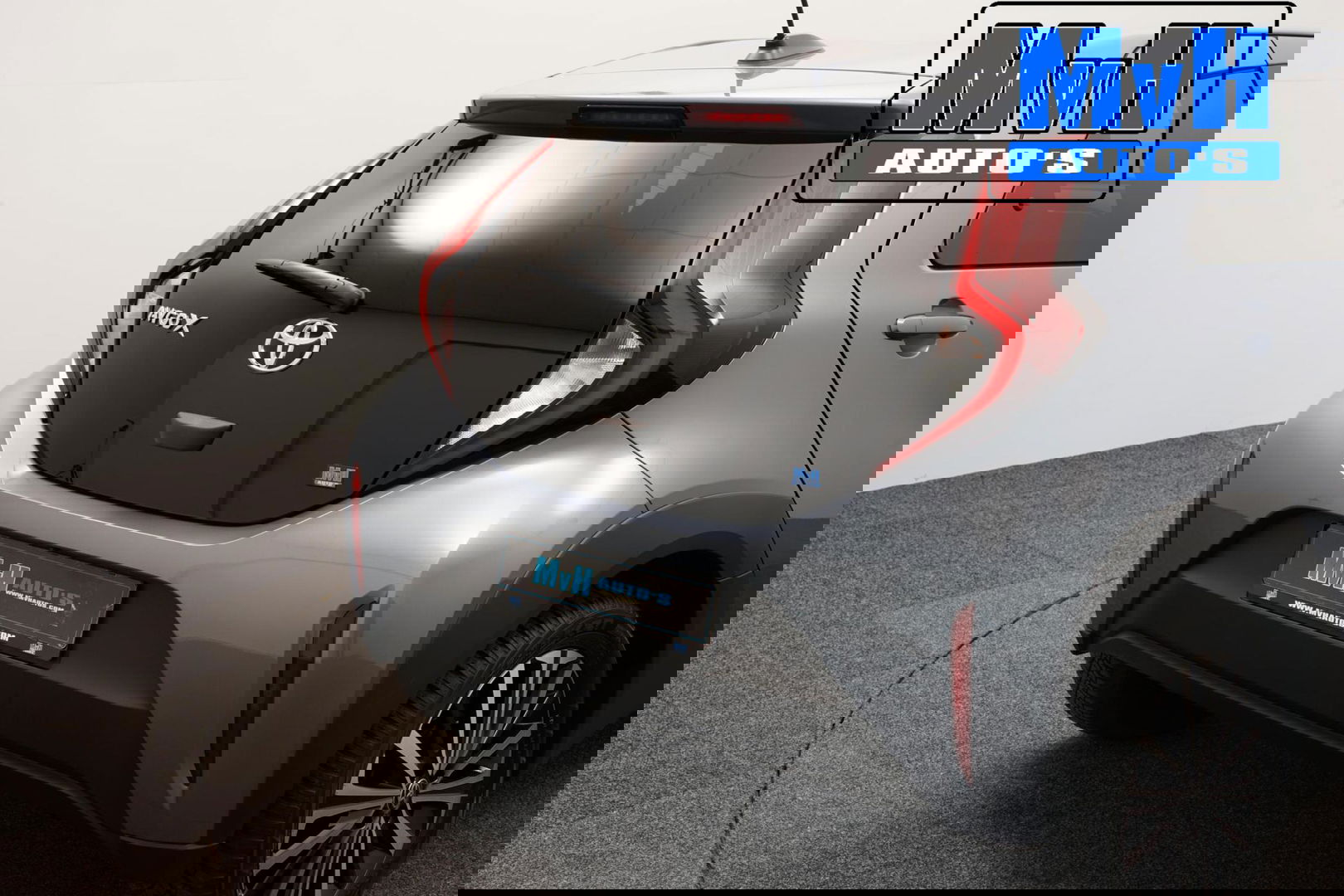 Toyota Aygo X 1.0 VVT-i MT Pulse|STOELVERWARMING|LED|DRCC|CLIMA