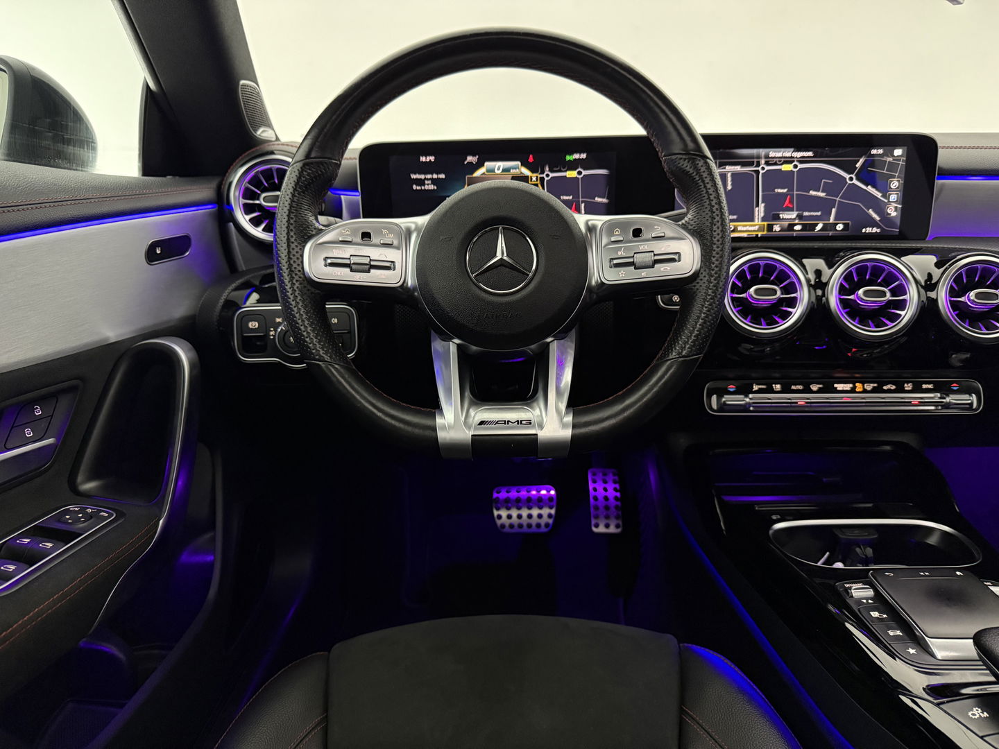 Mercedes-Benz CLA-Klasse AMG 35 4MATIC | Pano | Burmester | Sfeerverl. | Virtual | Camera | Cruise | Stoelverw. | Keyless