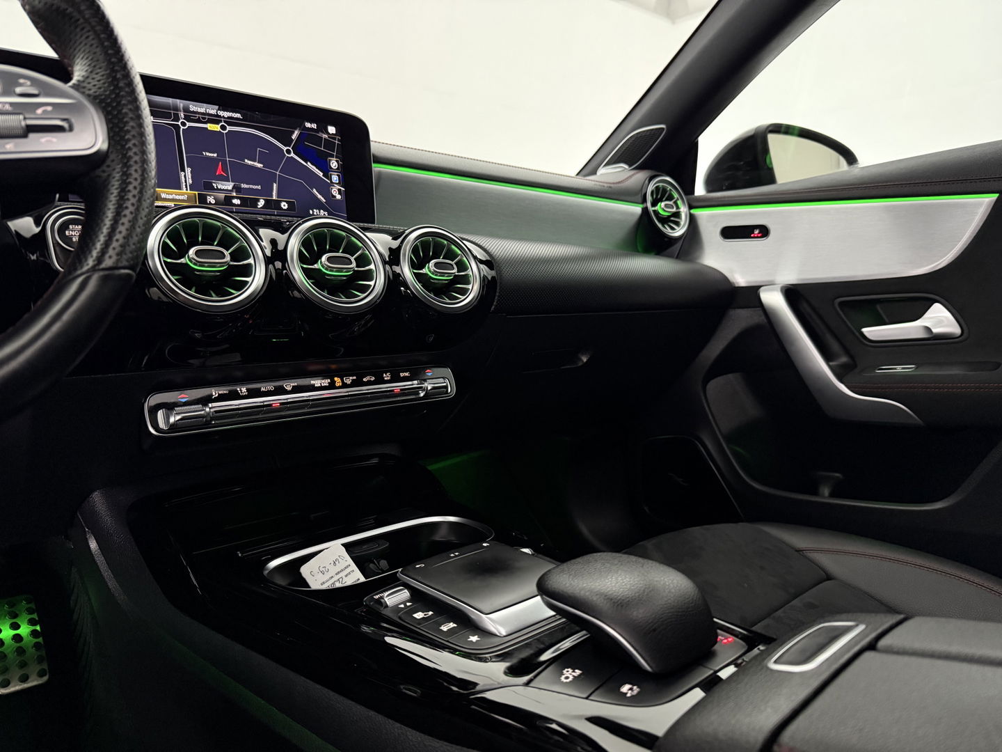 Mercedes-Benz CLA-Klasse AMG 35 4MATIC | Pano | Burmester | Sfeerverl. | Virtual | Camera | Cruise | Stoelverw. | Keyless