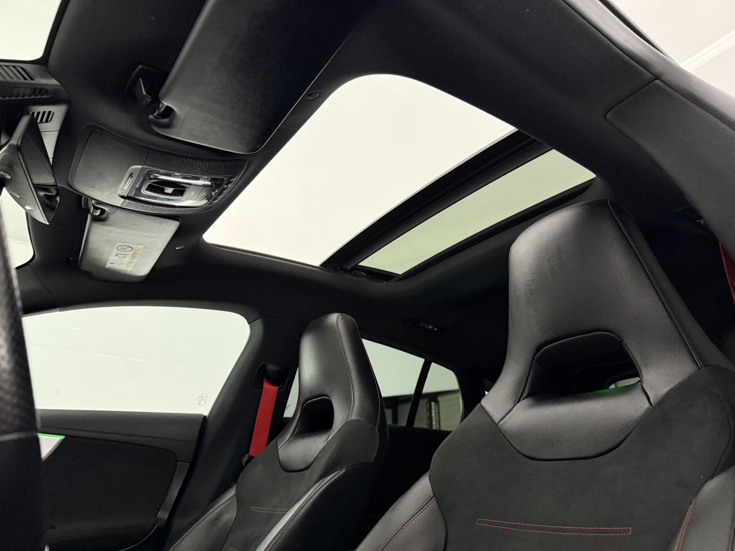 Mercedes-Benz CLA-Klasse AMG 35 4MATIC | Pano | Burmester | Sfeerverl. | Virtual | Camera | Cruise | Stoelverw. | Keyless