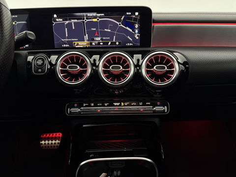 Mercedes-Benz CLA-Klasse AMG 35 4MATIC | Pano | Burmester | Sfeerverl. | Virtual | Camera | Cruise | Stoelverw. | Keyless