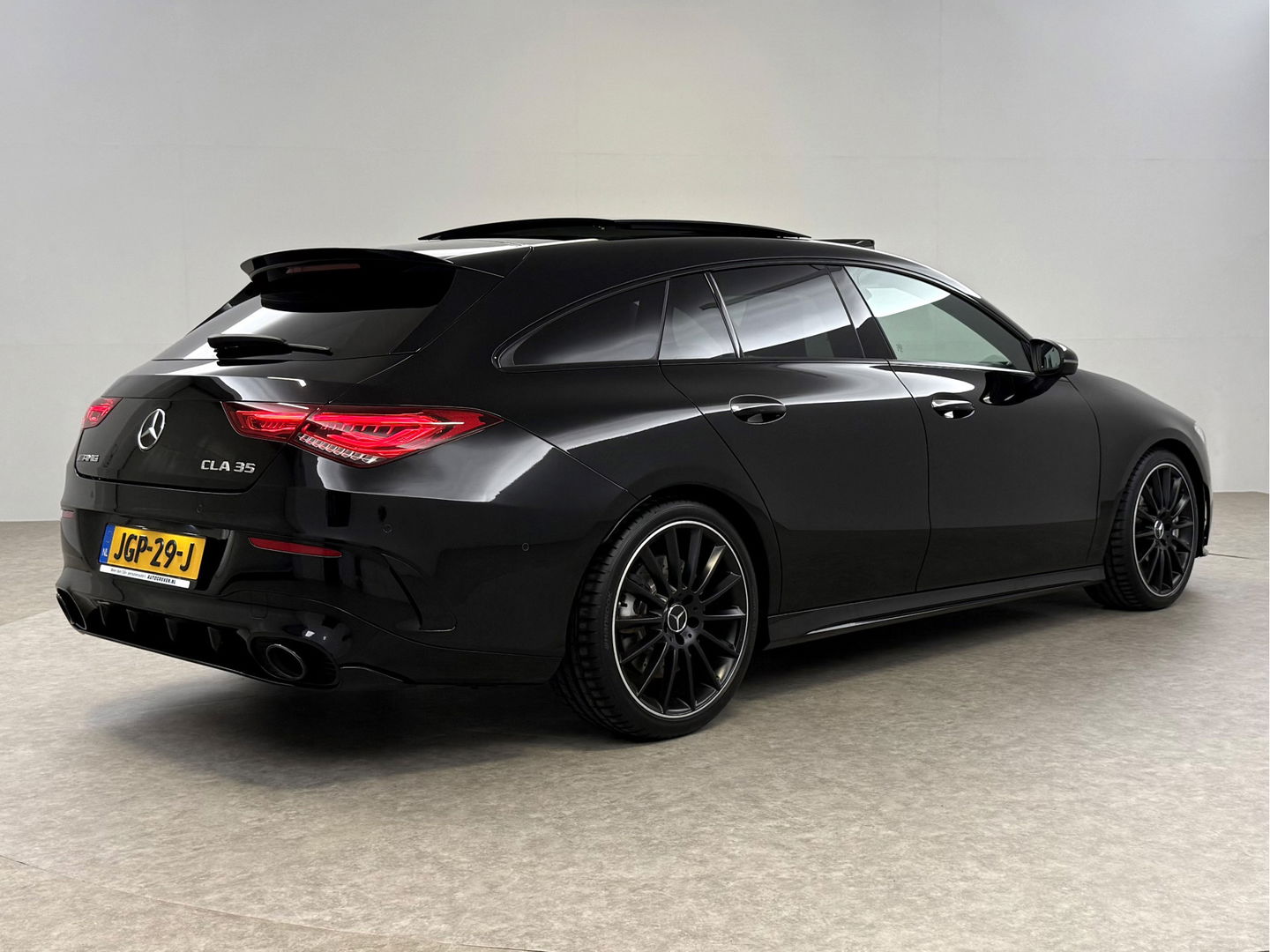 Mercedes-Benz CLA-Klasse AMG 35 4MATIC | Pano | Burmester | Sfeerverl. | Virtual | Camera | Cruise | Stoelverw. | Keyless