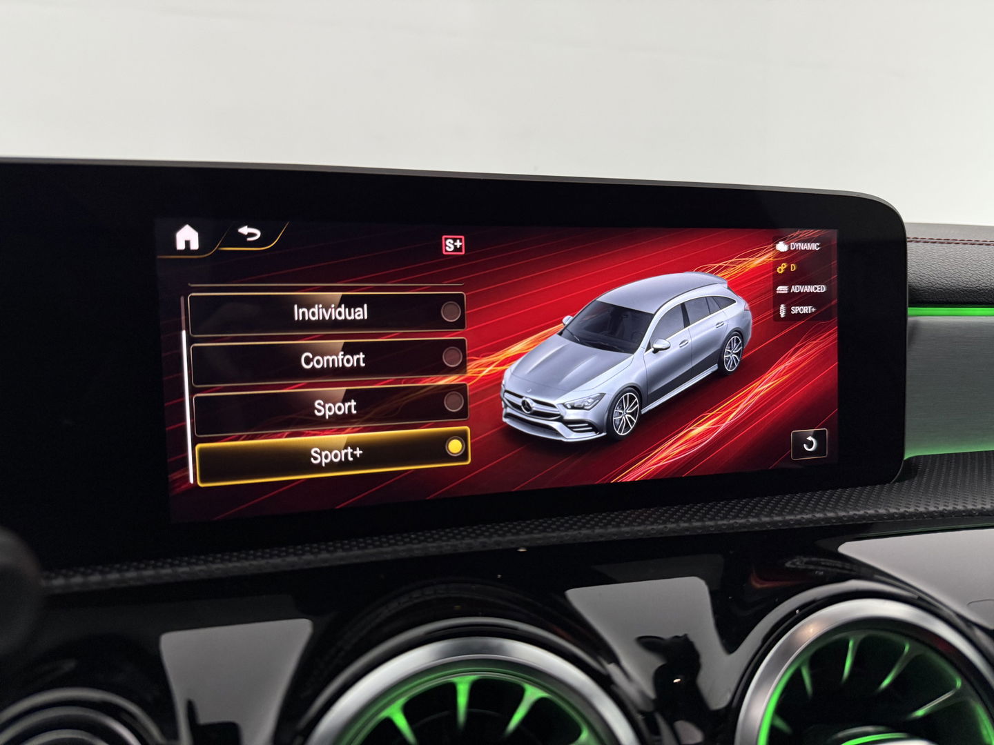 Mercedes-Benz CLA-Klasse AMG 35 4MATIC | Pano | Burmester | Sfeerverl. | Virtual | Camera | Cruise | Stoelverw. | Keyless