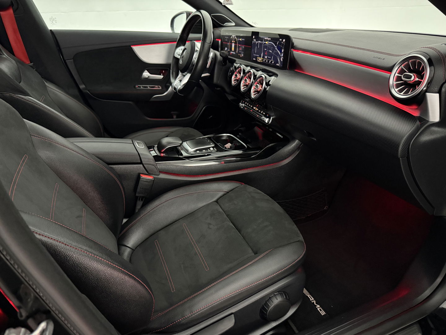 Mercedes-Benz CLA-Klasse AMG 35 4MATIC | Pano | Burmester | Sfeerverl. | Virtual | Camera | Cruise | Stoelverw. | Keyless