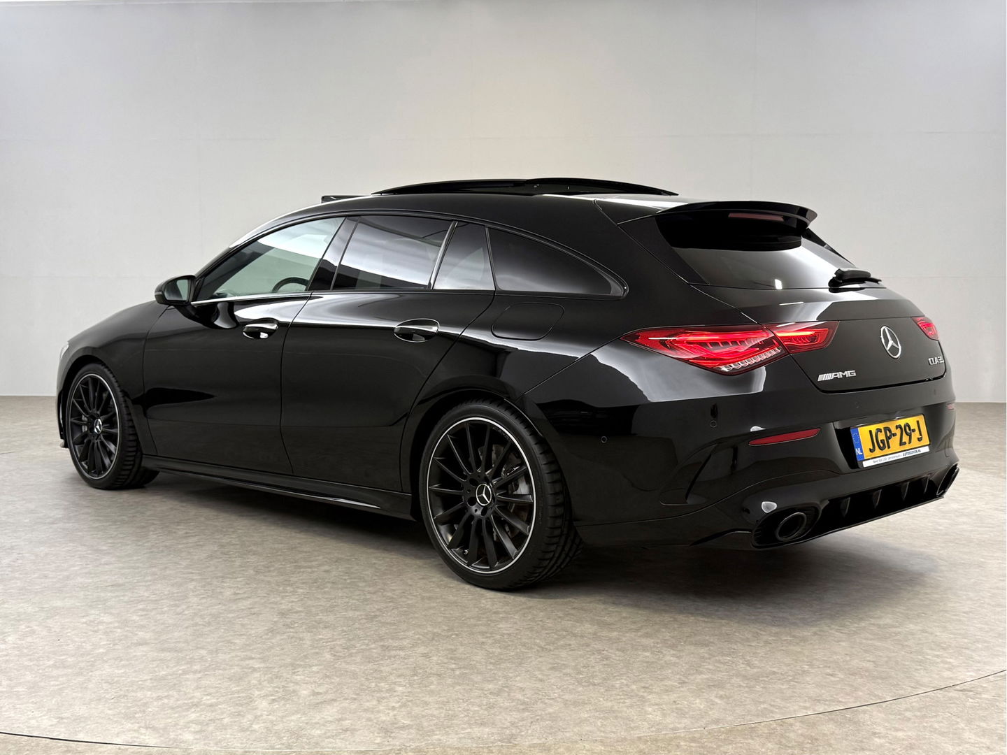 Mercedes-Benz CLA-Klasse AMG 35 4MATIC | Pano | Burmester | Sfeerverl. | Virtual | Camera | Cruise | Stoelverw. | Keyless